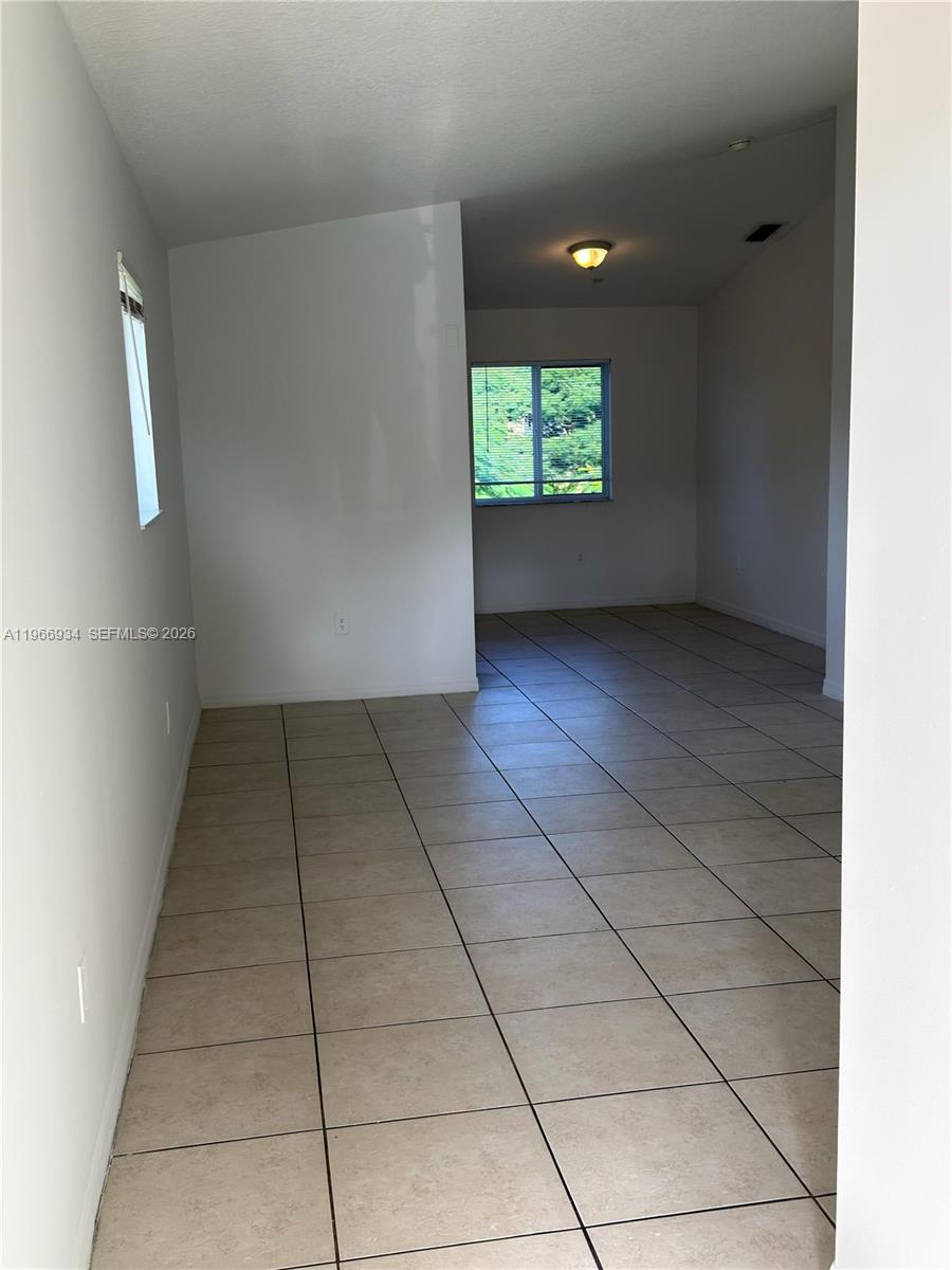 930 NE 34th Ave #201, Homestead FL 33033