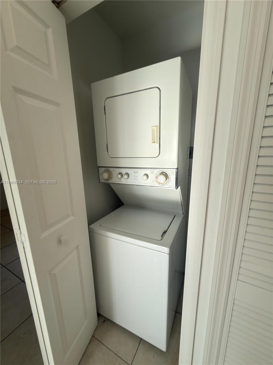 930 NE 34th Ave #201, Homestead FL 33033