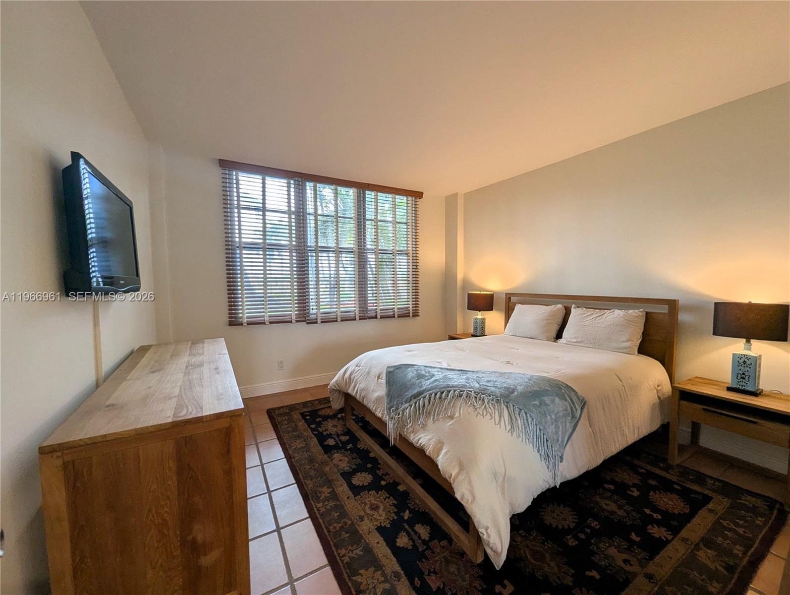 5161 Collins Ave #208, Miami Beach FL 33140