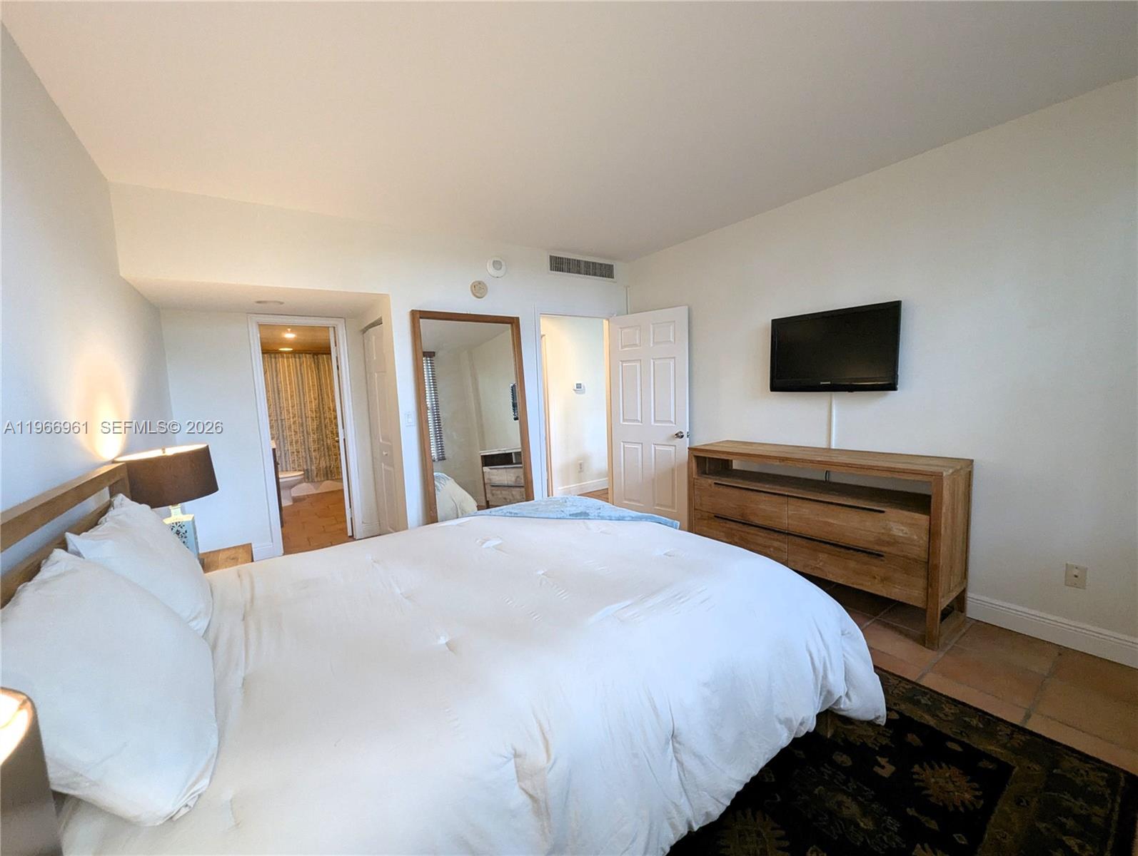 5161 Collins Ave #208, Miami Beach FL 33140