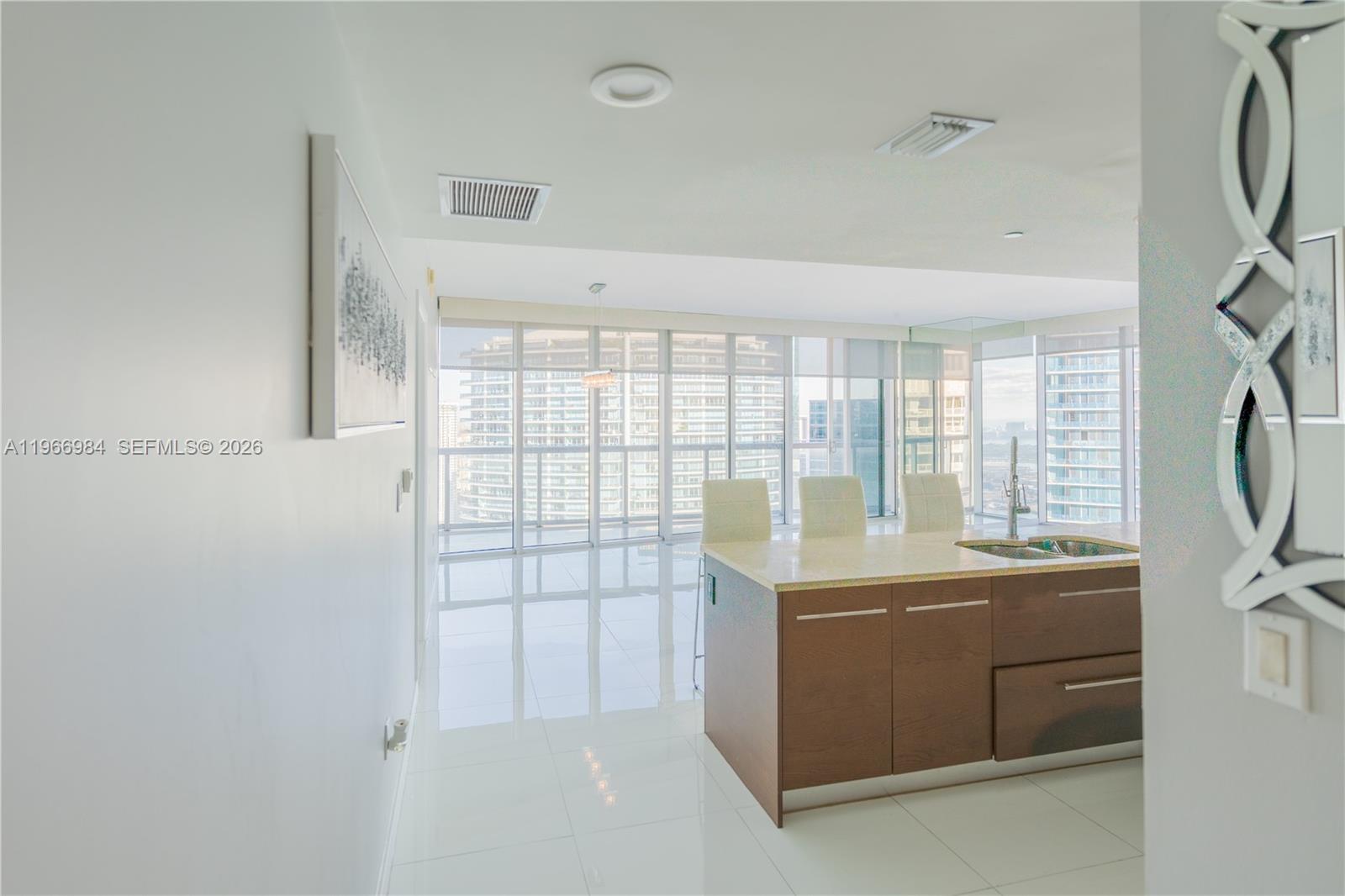 465 Brickell Ave #4802, Miami FL 33131