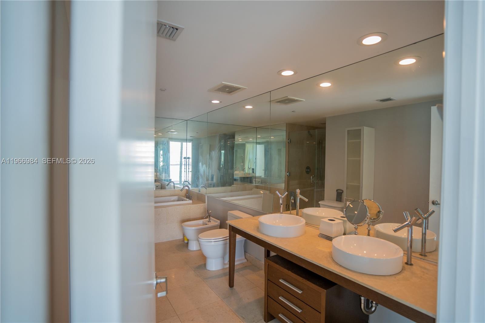 465 Brickell Ave #4802, Miami FL 33131