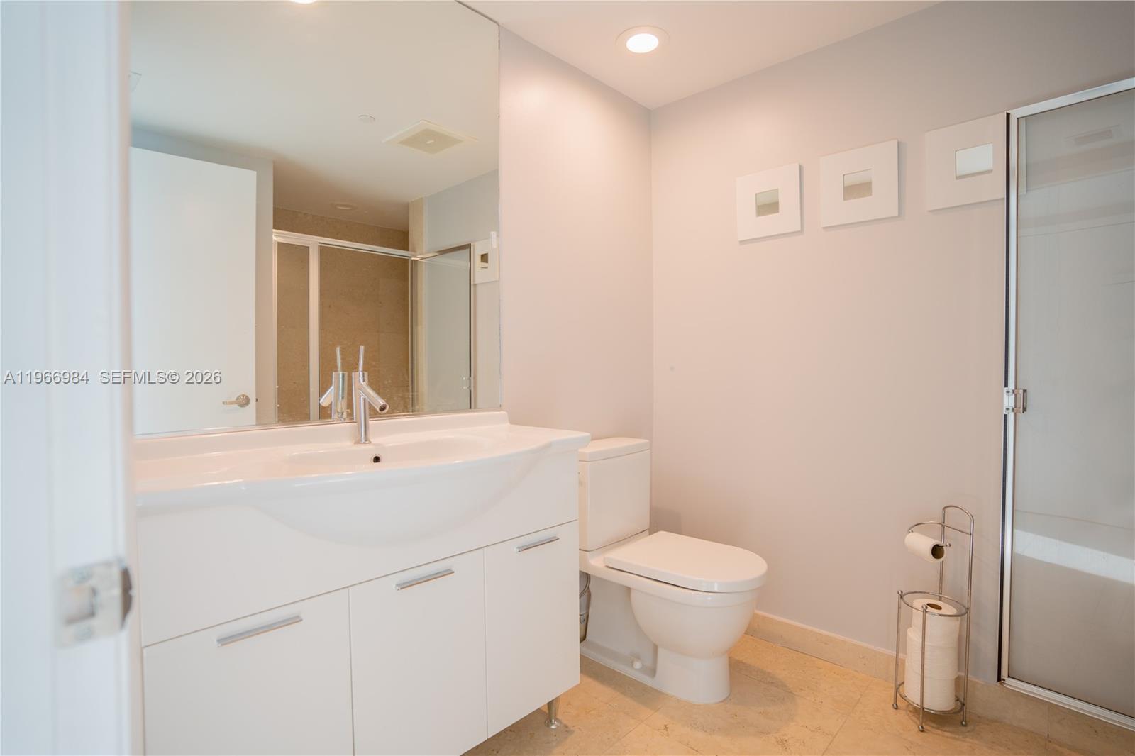465 Brickell Ave #4802, Miami FL 33131