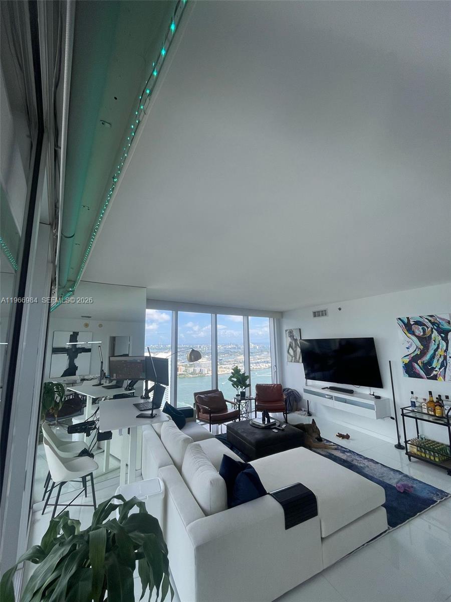 465 Brickell Ave #4802, Miami FL 33131