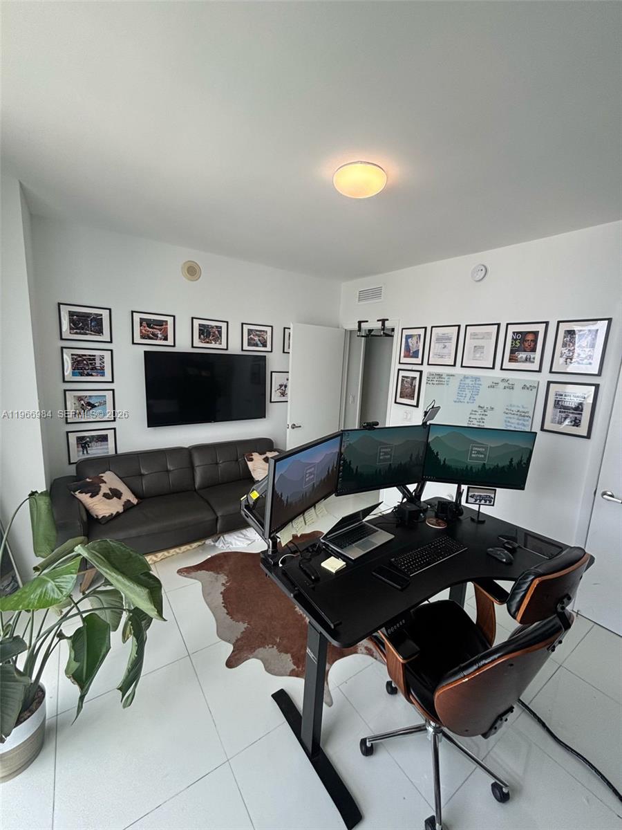 465 Brickell Ave #4802, Miami FL 33131
