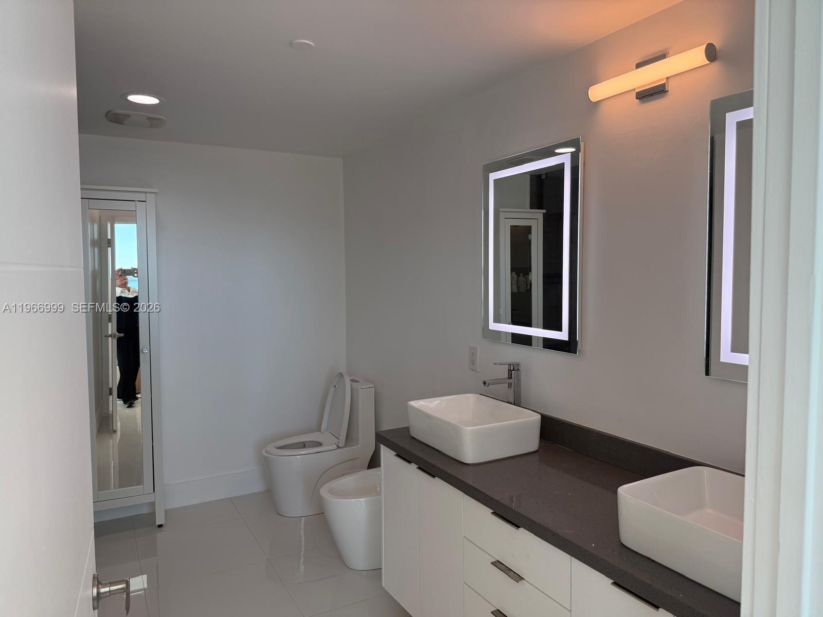 888 Biscayne Blvd #3101, Miami FL 33132