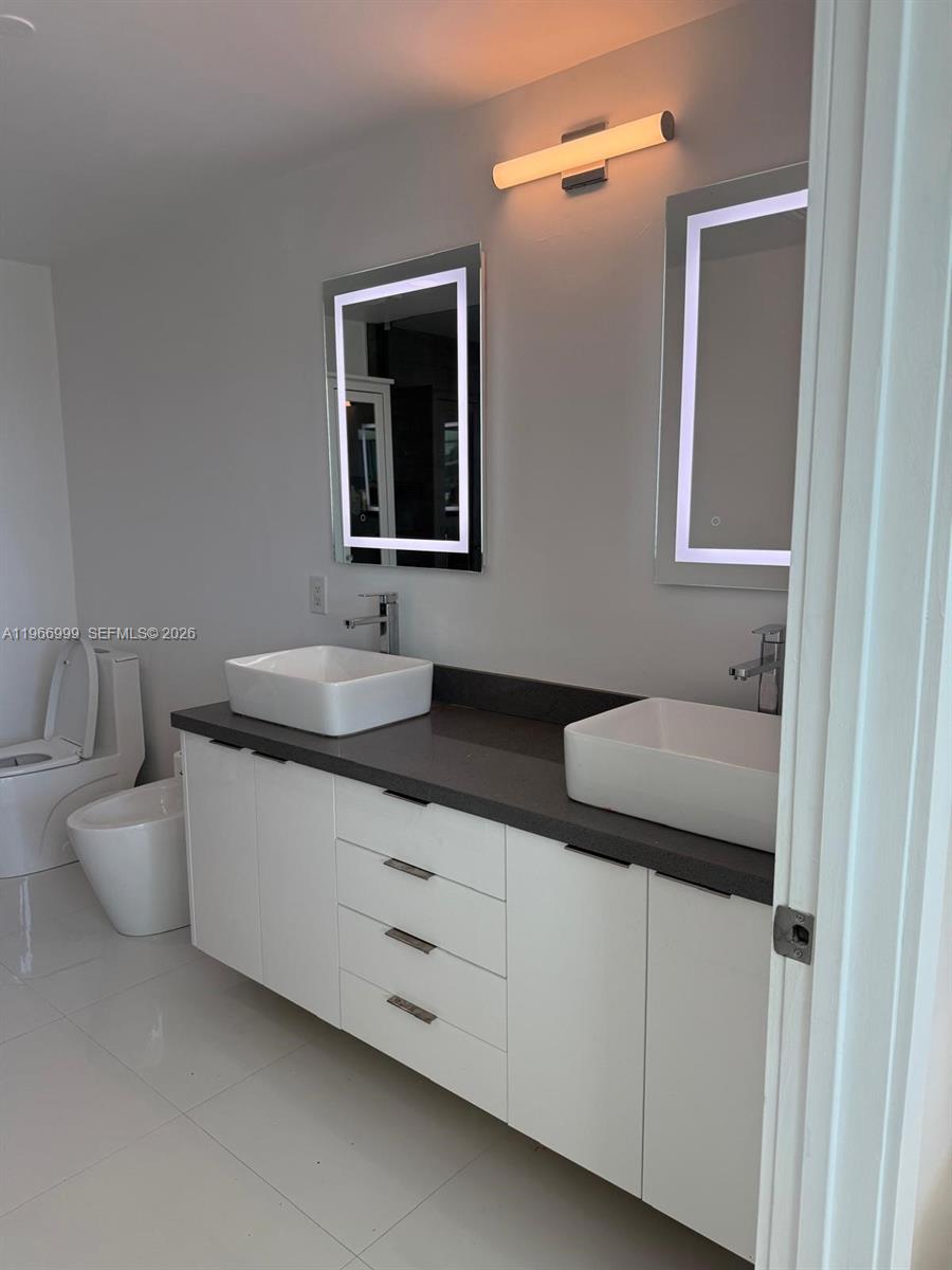 888 Biscayne Blvd #3101, Miami FL 33132