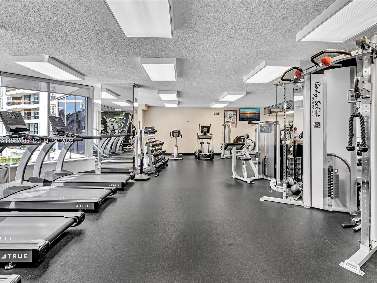 3530 Mystic Pointe Dr #1212, Aventura FL 33180