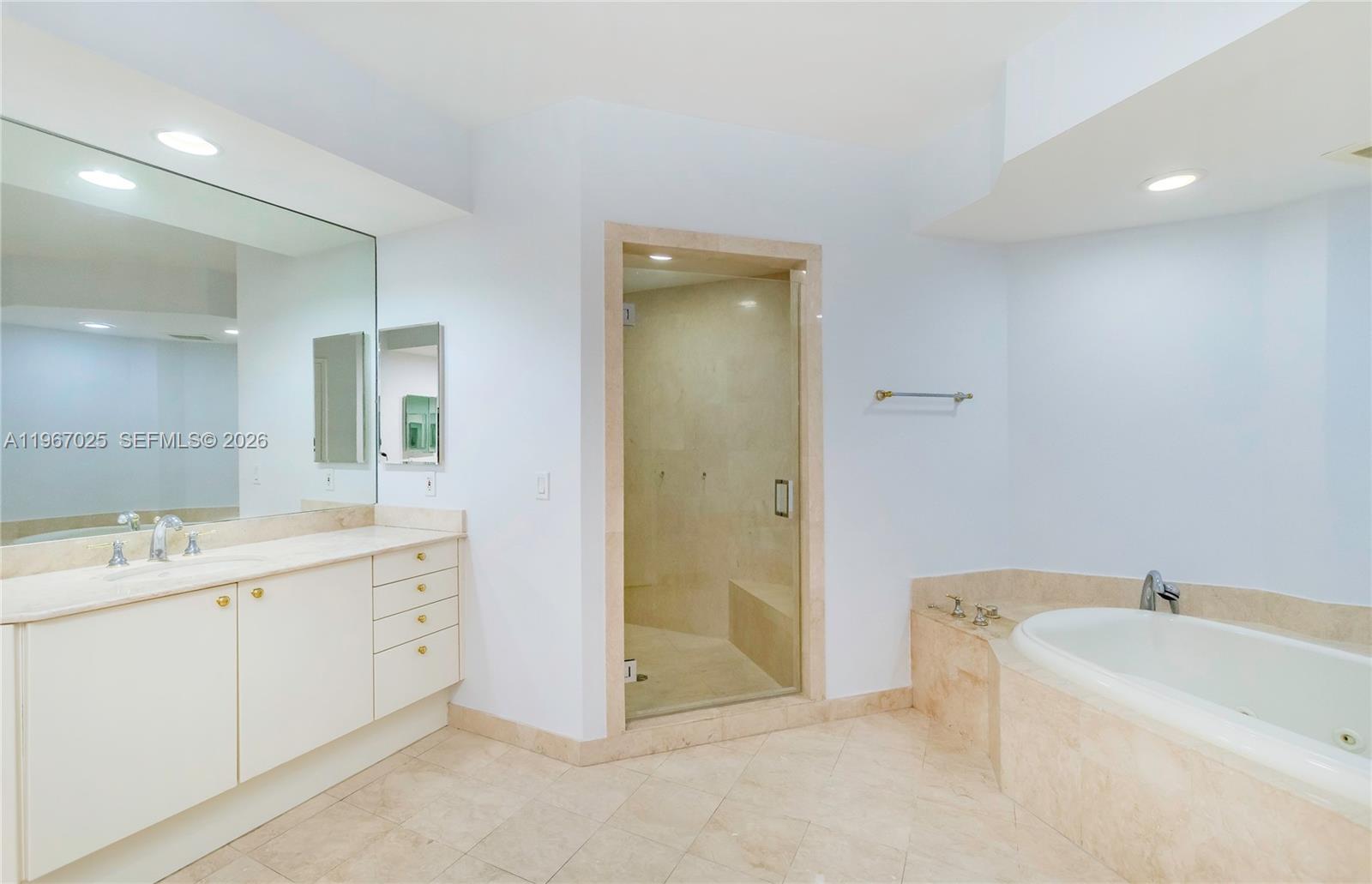 791 Crandon Blvd #507, Key Biscayne FL 33149