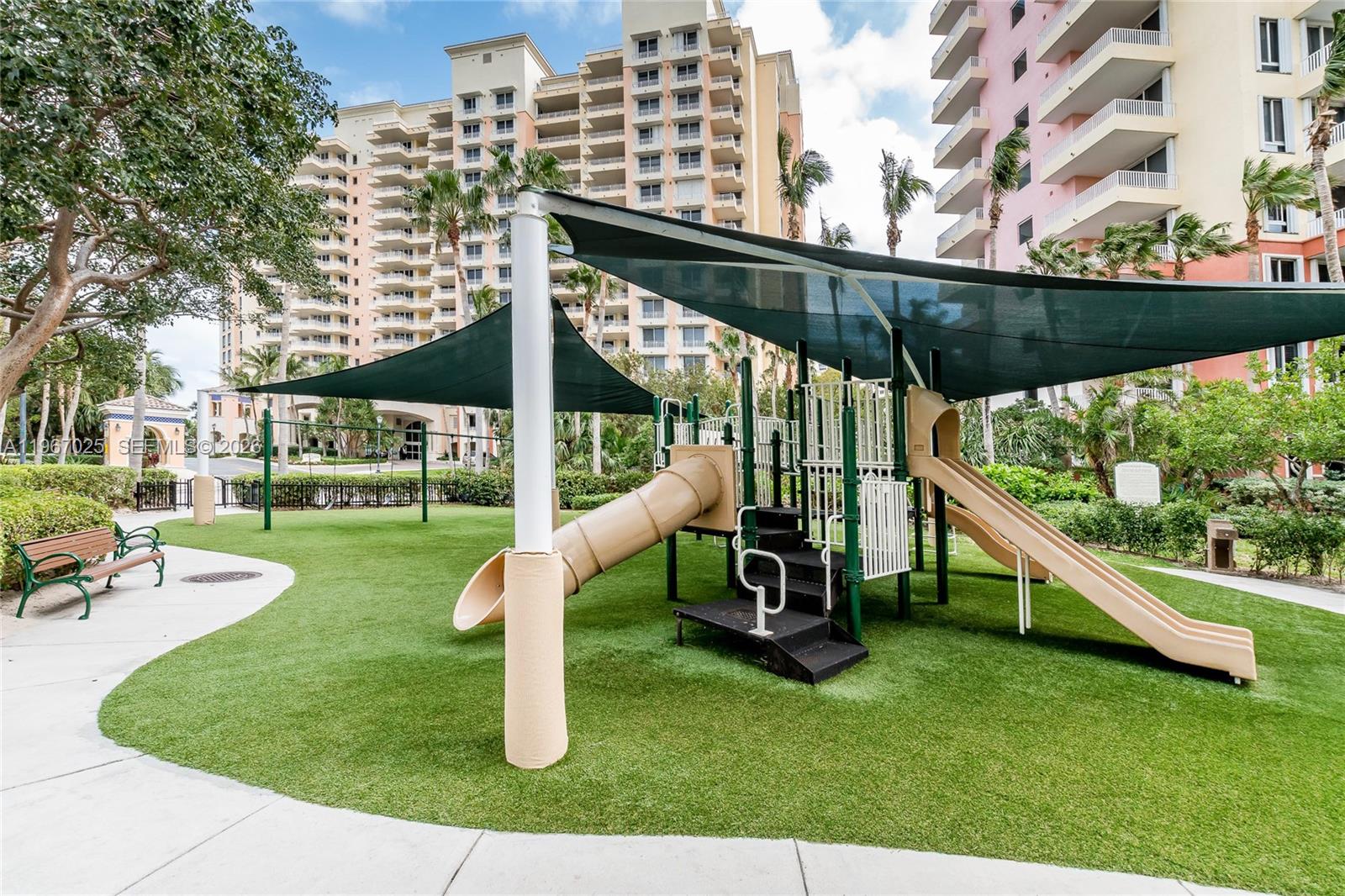 791 Crandon Blvd #507, Key Biscayne FL 33149