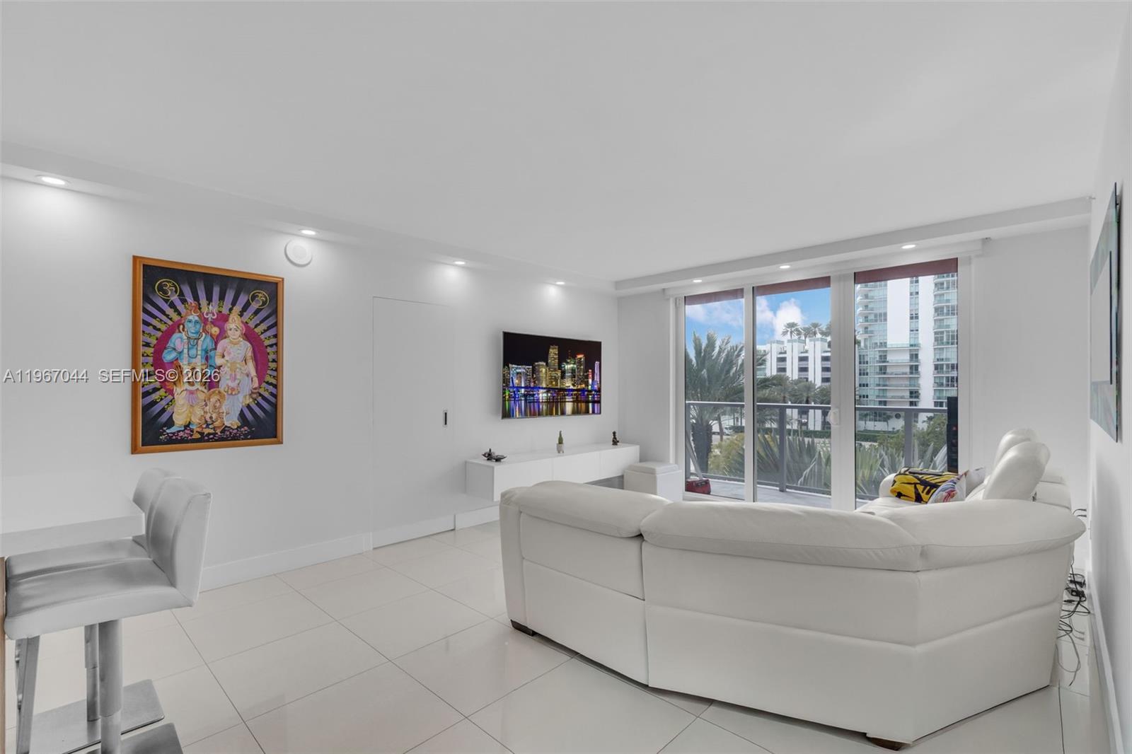 1155 Brickell Bay Dr #303, Miami FL 33131