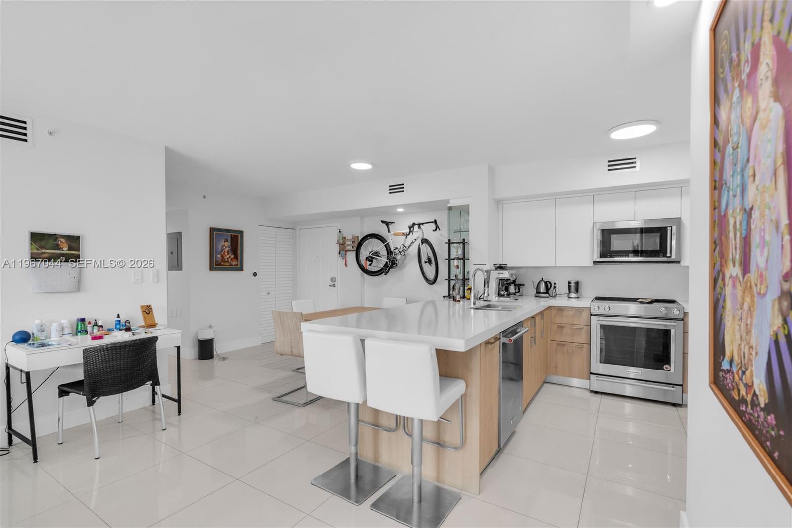1155 Brickell Bay Dr #303, Miami FL 33131