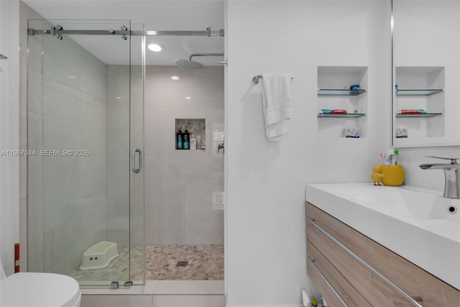1155 Brickell Bay Dr #303, Miami FL 33131