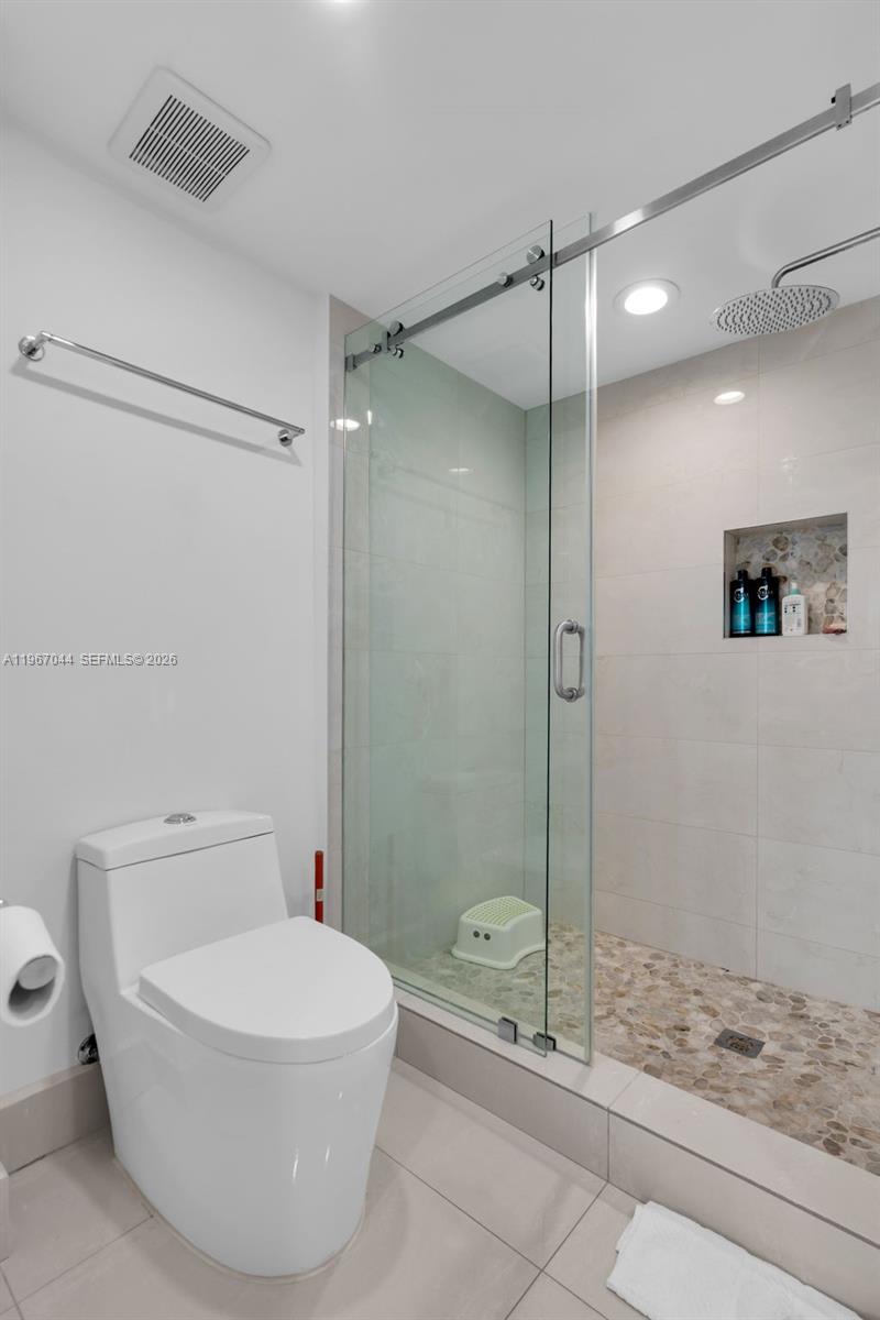 1155 Brickell Bay Dr #303, Miami FL 33131