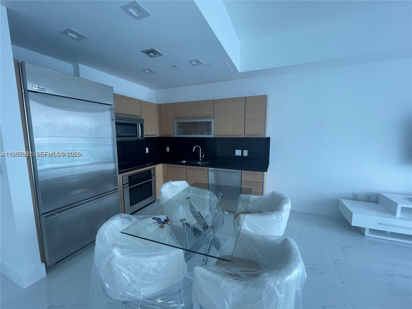950 Brickell Bay Dr #5209, Miami FL 33131