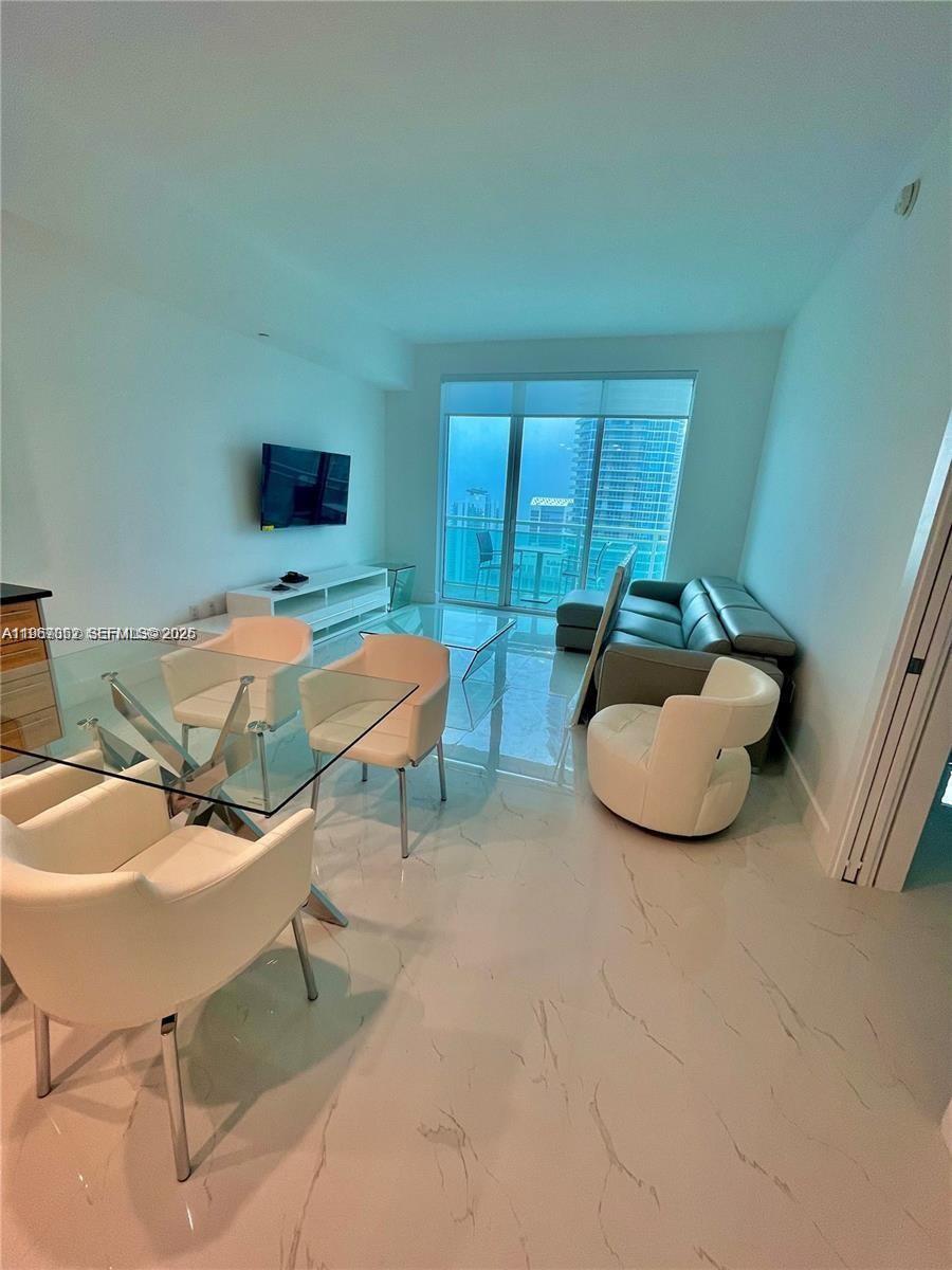 950 Brickell Bay Dr #5209, Miami FL 33131