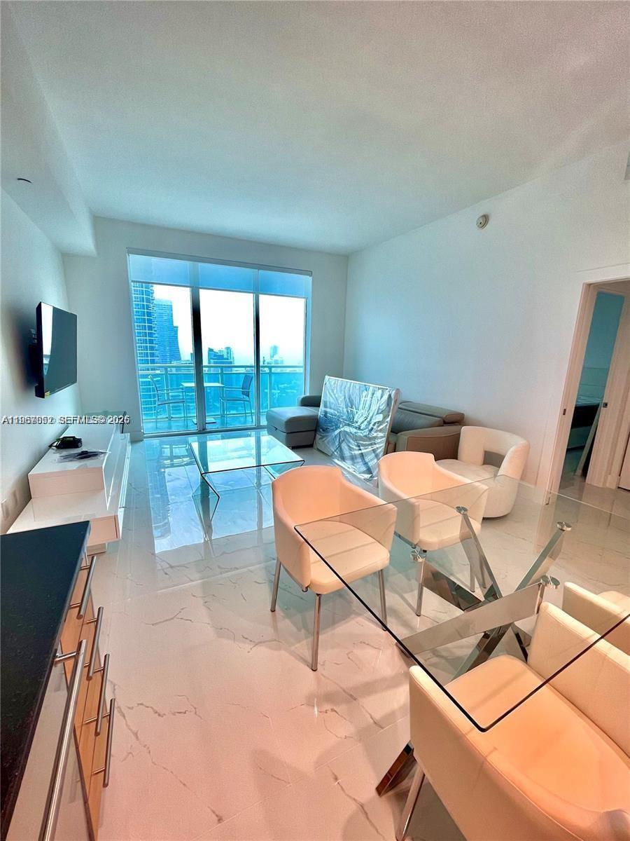 950 Brickell Bay Dr #5209, Miami FL 33131