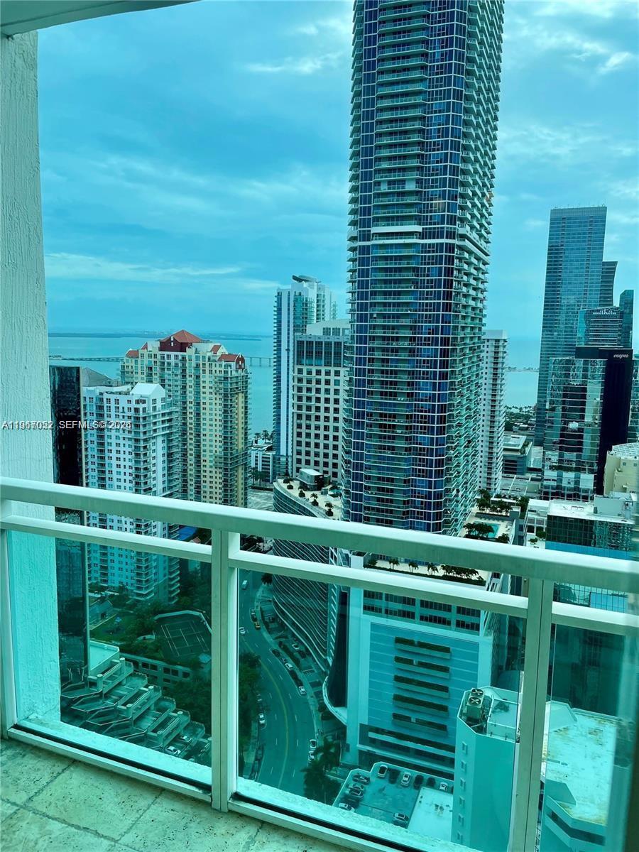 950 Brickell Bay Dr #5209, Miami FL 33131