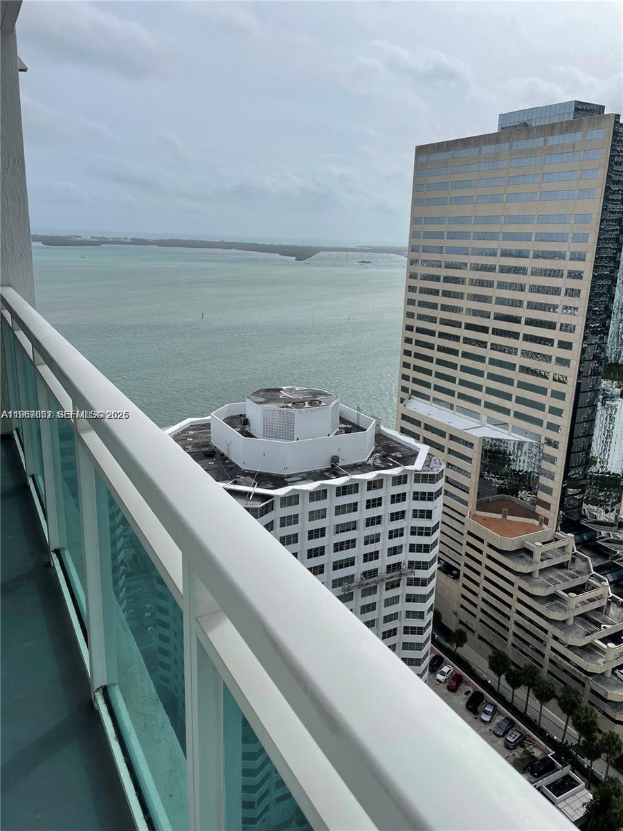 950 Brickell Bay Dr #5209, Miami FL 33131