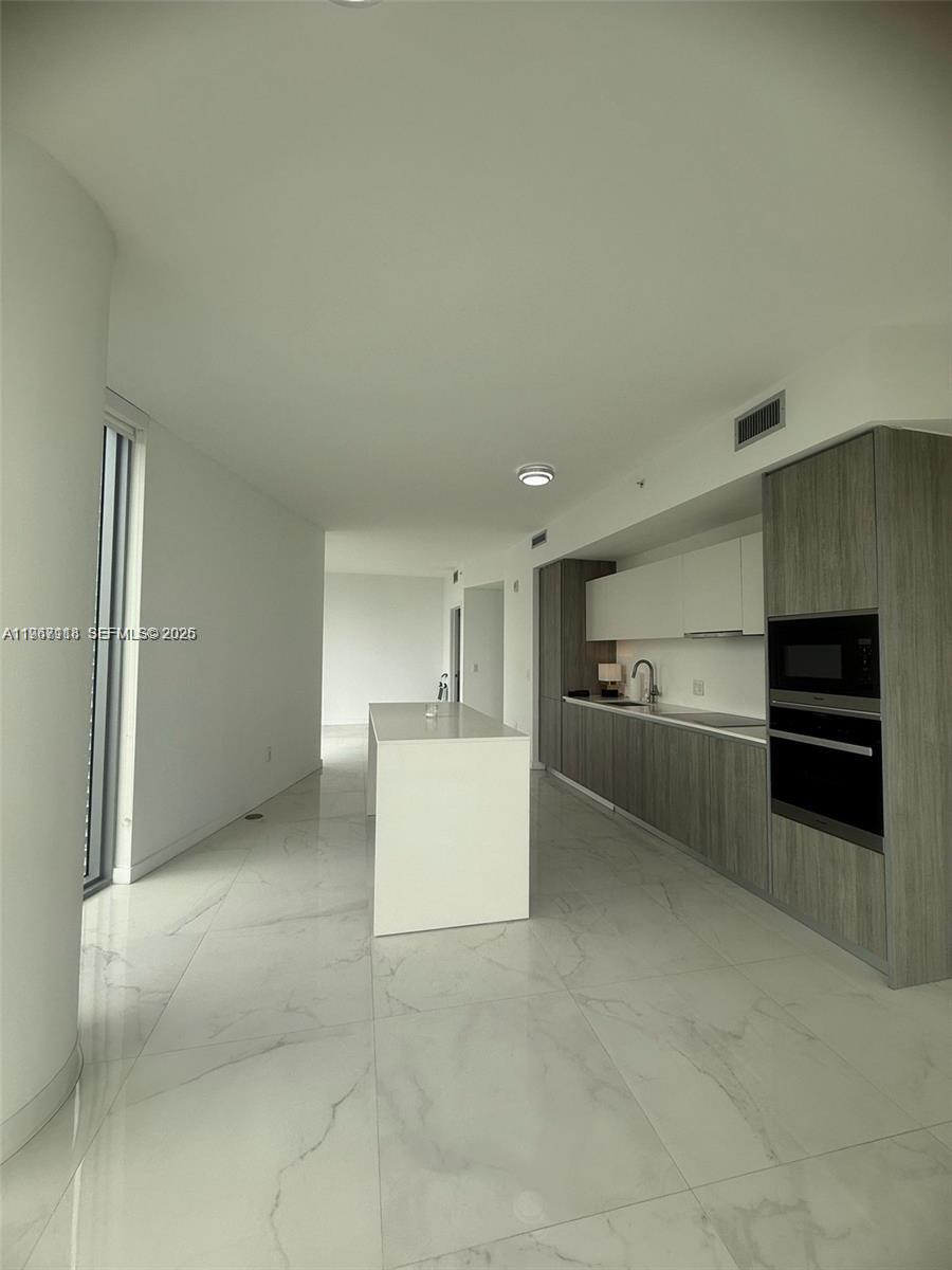 2900 NE 7th Ave #2709, Miami FL 33137