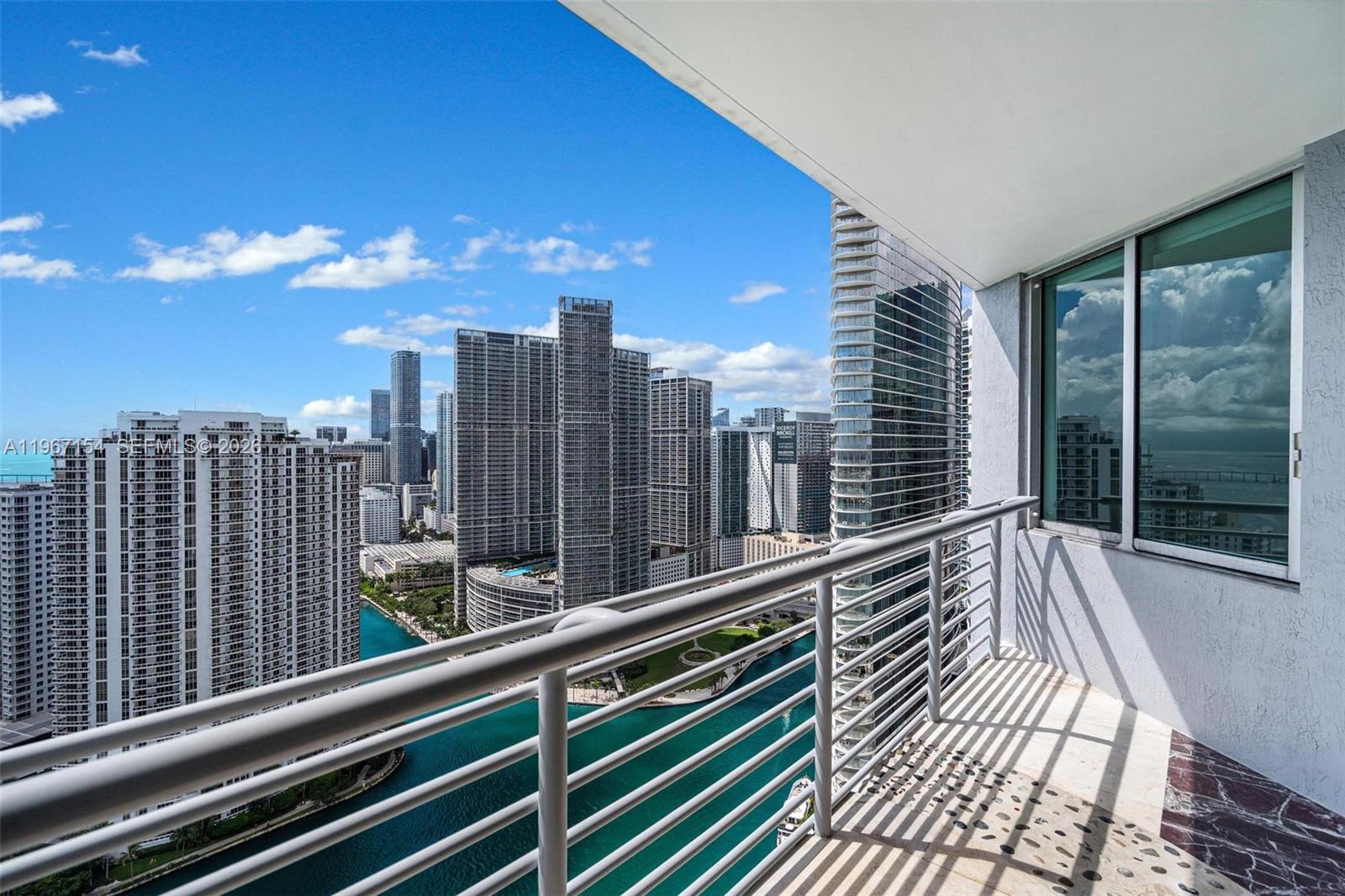 325 S Biscayne Blvd #4115, Miami FL 33131