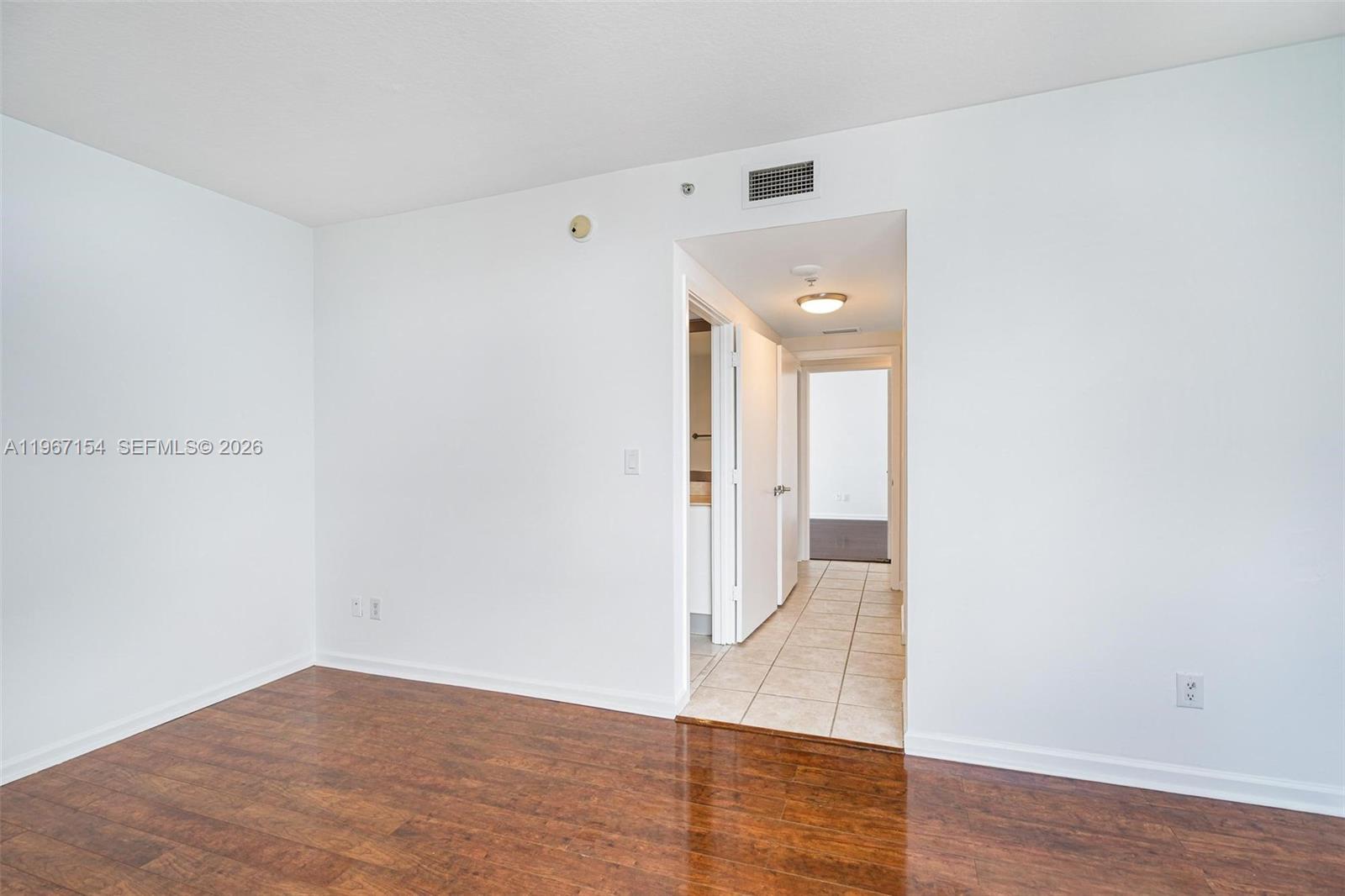 325 S Biscayne Blvd #4115, Miami FL 33131