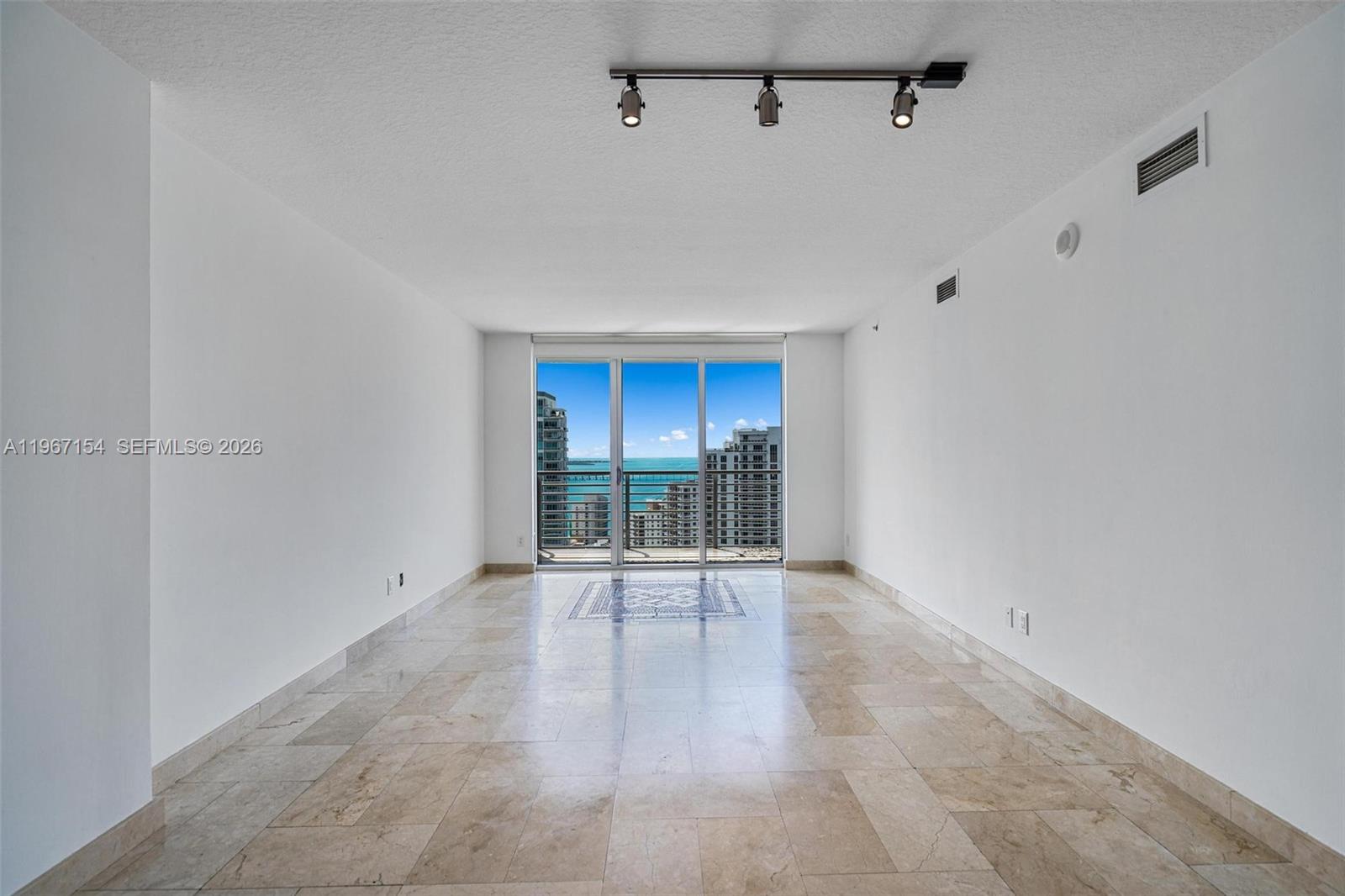 325 S Biscayne Blvd #4115, Miami FL 33131