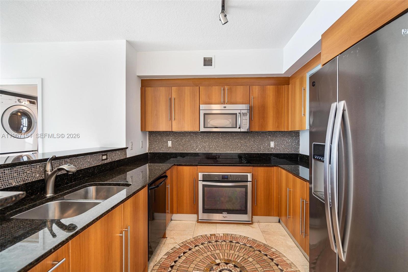 325 S Biscayne Blvd #4115, Miami FL 33131