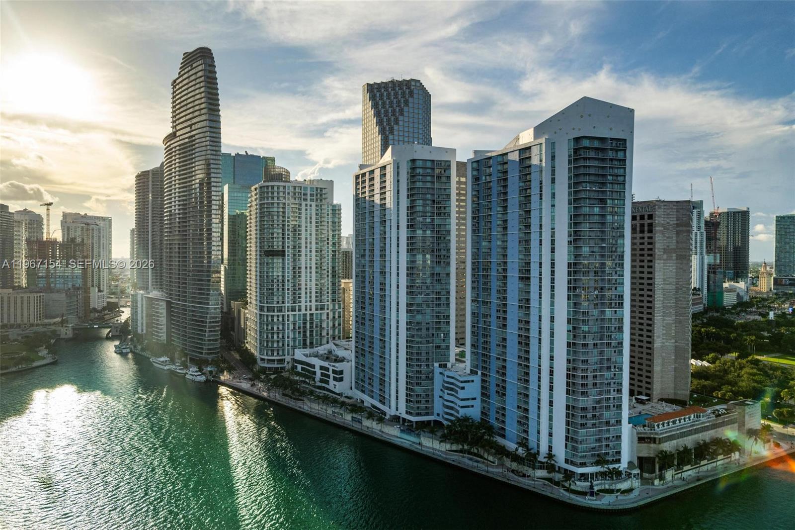 325 S Biscayne Blvd #4115, Miami FL 33131