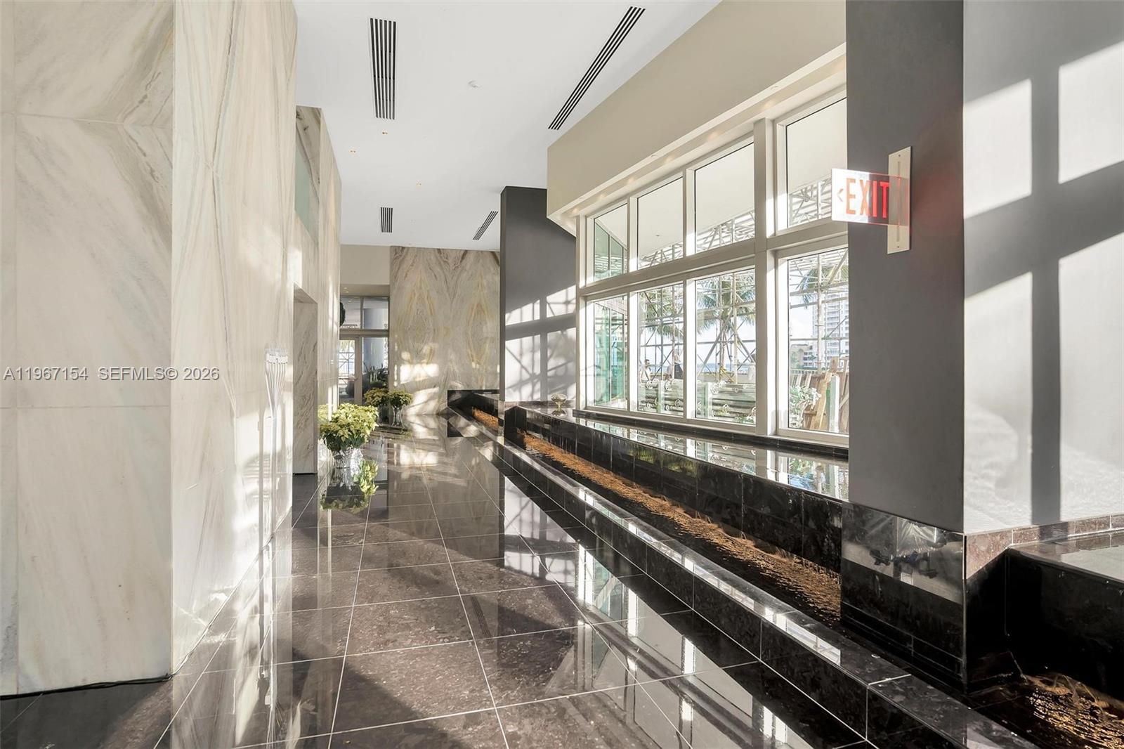 325 S Biscayne Blvd #4115, Miami FL 33131