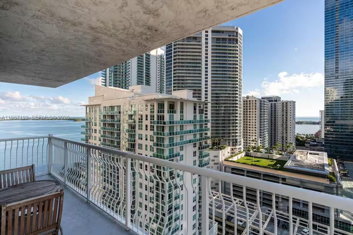 1200 Brickell Bay Dr #3923, Miami FL 33131