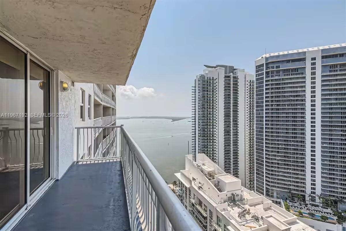 1200 Brickell Bay Dr #3923, Miami FL 33131