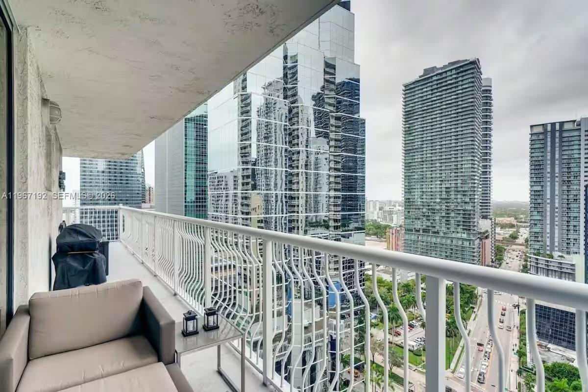 1200 Brickell Bay Dr #3923, Miami FL 33131