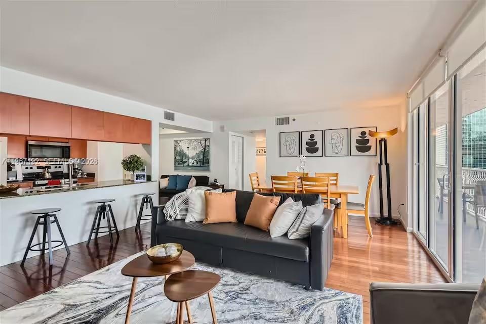 1200 Brickell Bay Dr #3923, Miami FL 33131