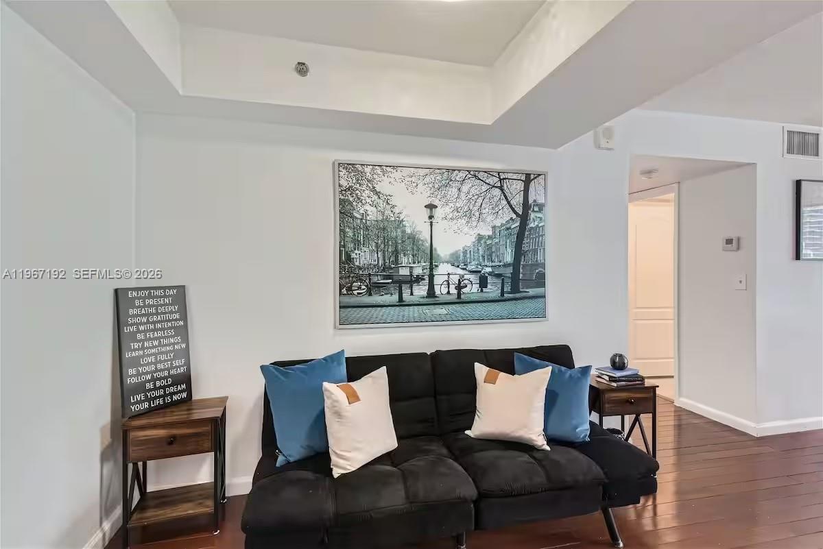 1200 Brickell Bay Dr #3923, Miami FL 33131