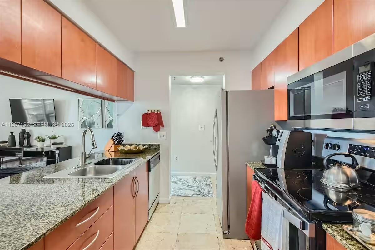 1200 Brickell Bay Dr #3923, Miami FL 33131