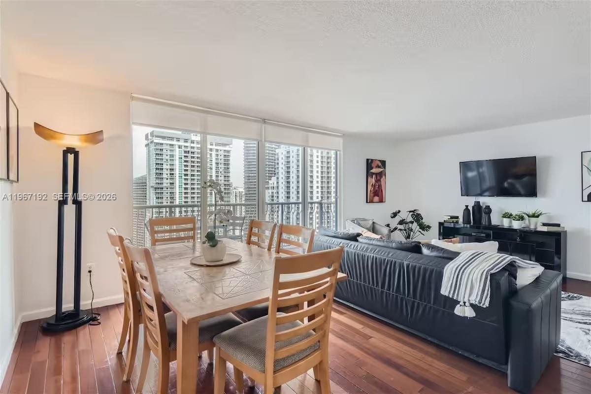 1200 Brickell Bay Dr #3923, Miami FL 33131