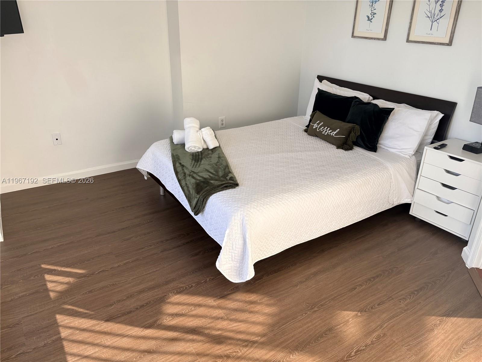 1200 Brickell Bay Dr #3923, Miami FL 33131