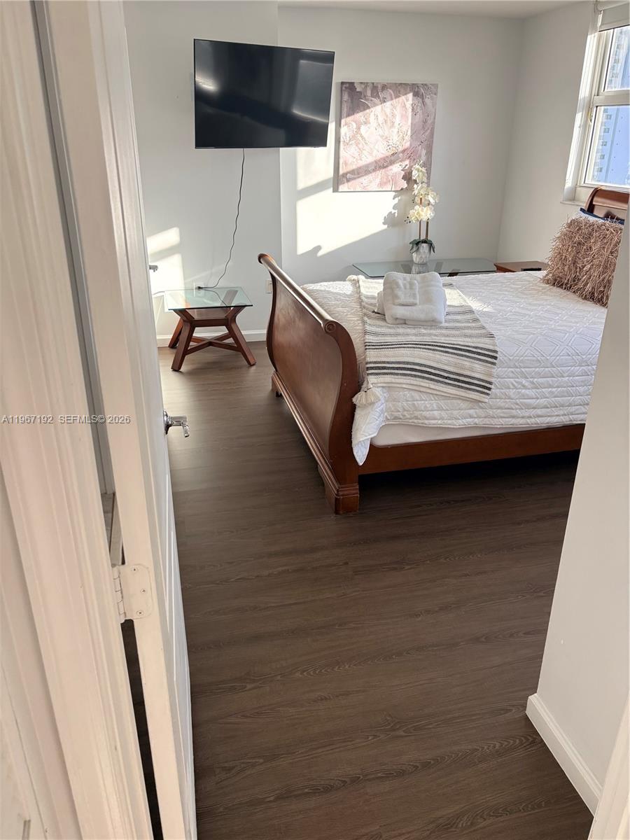 1200 Brickell Bay Dr #3923, Miami FL 33131