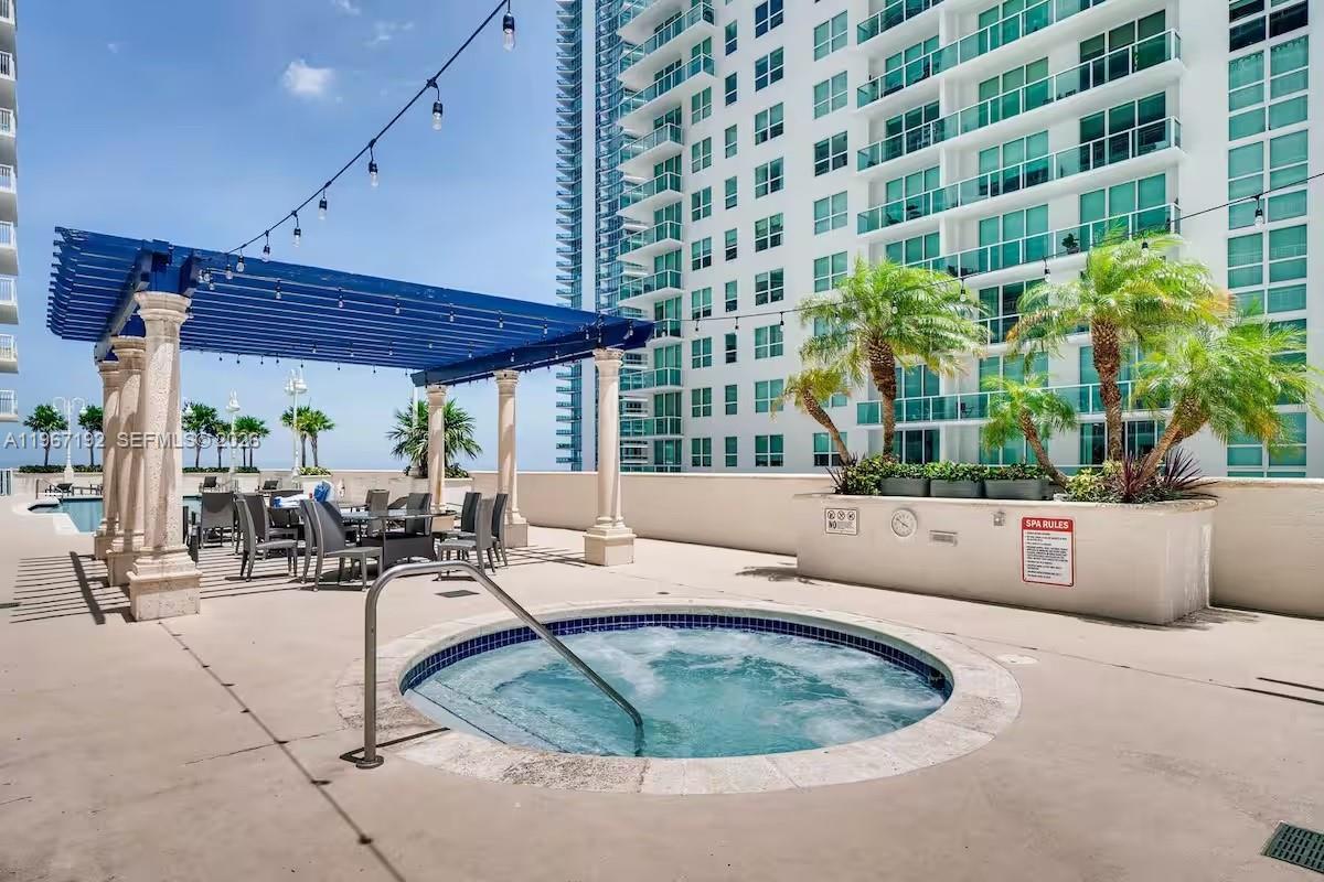 1200 Brickell Bay Dr #3923, Miami FL 33131