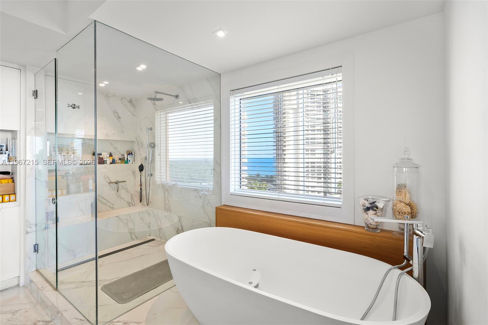 789 Crandon Blvd #1001, Key Biscayne FL 33149