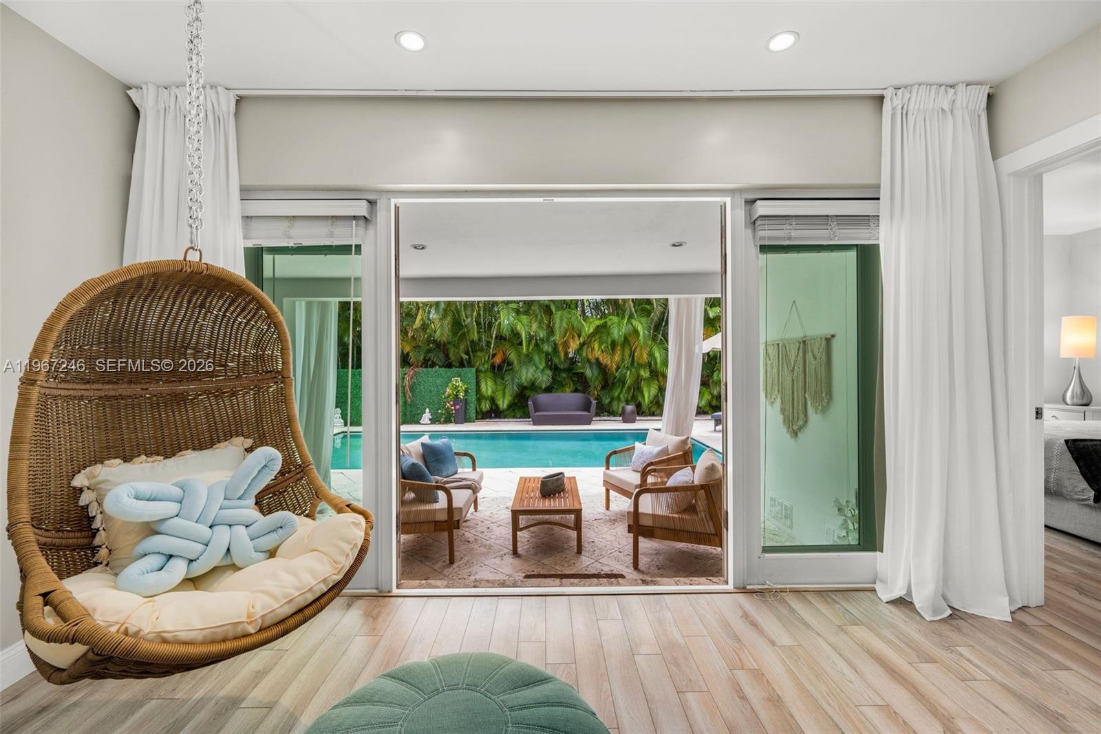 736 W 51 st, Miami Beach FL 33140