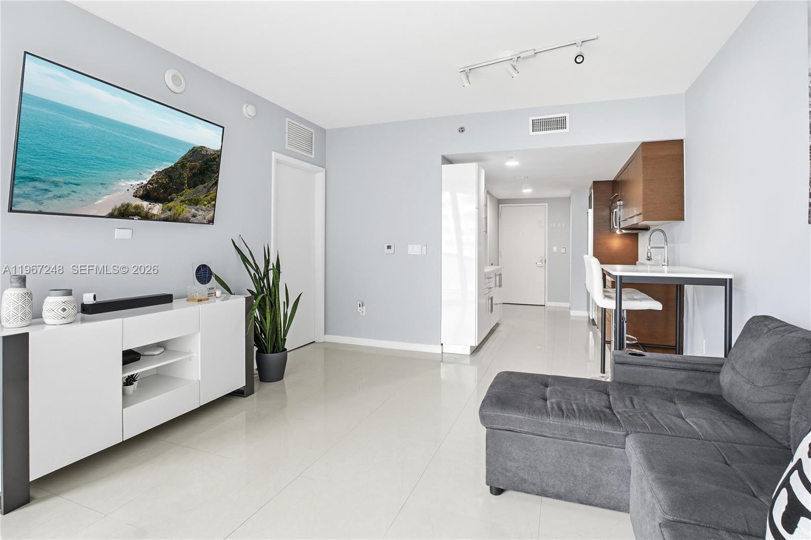 495 Brickell Ave #1608, Miami FL 33131