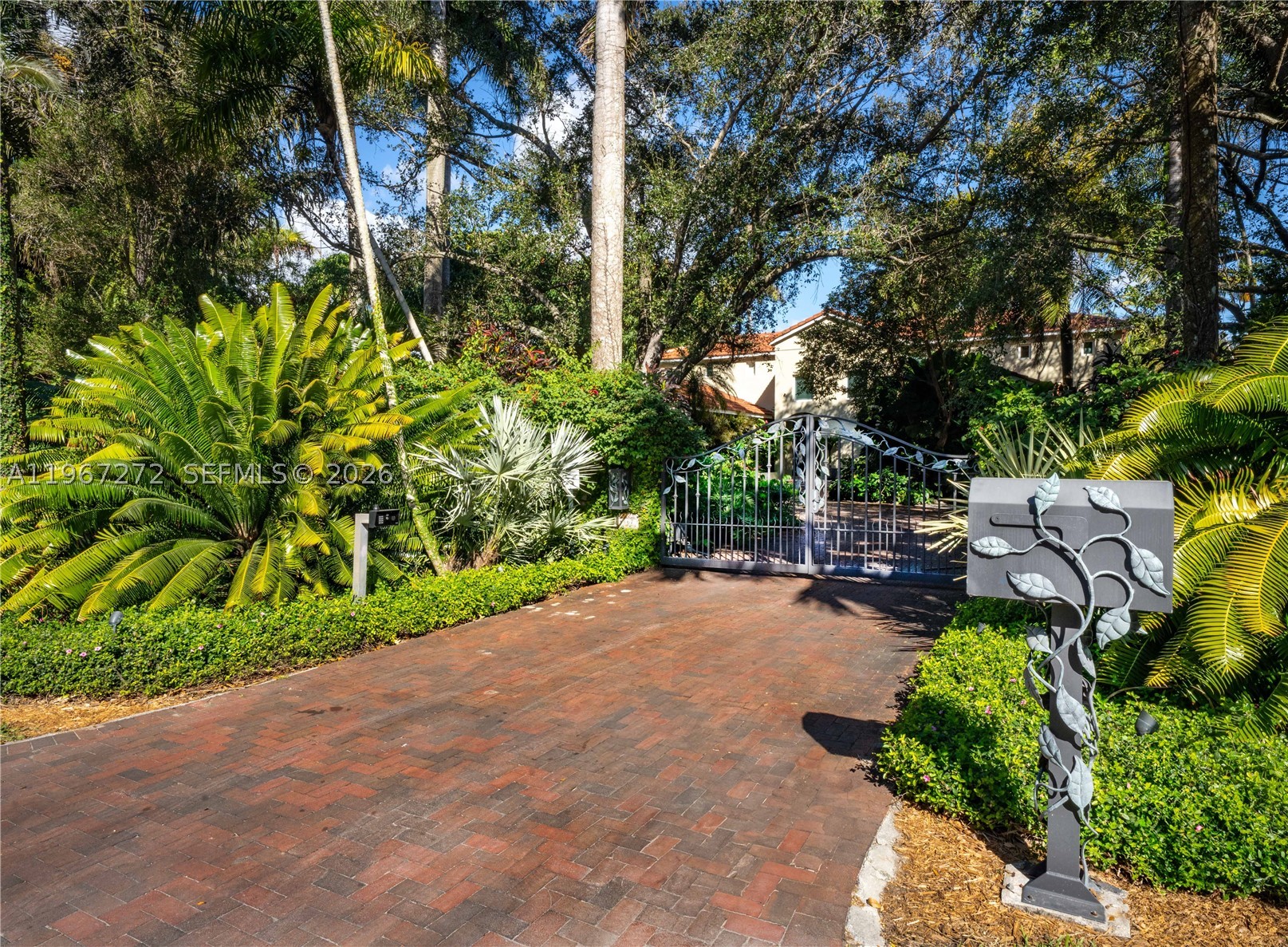 4867 SW 82nd St, Miami FL 33143