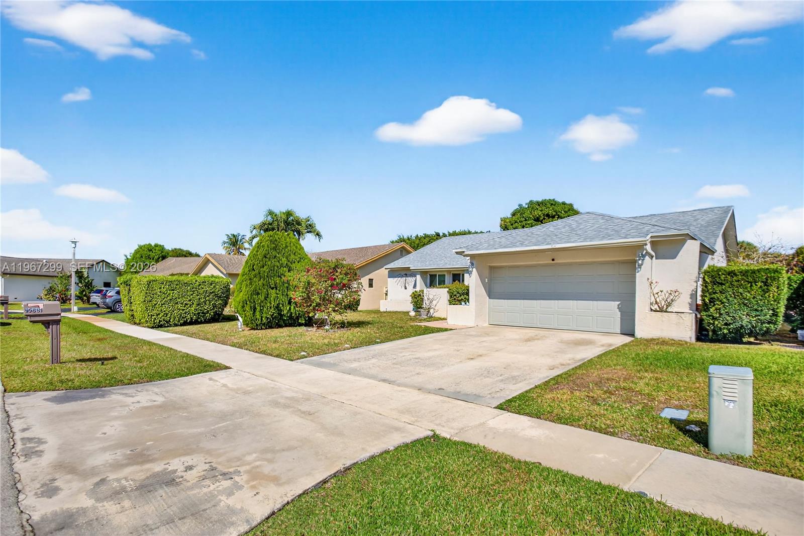 10681 Greenbriar Ct, Boca Raton FL 33498