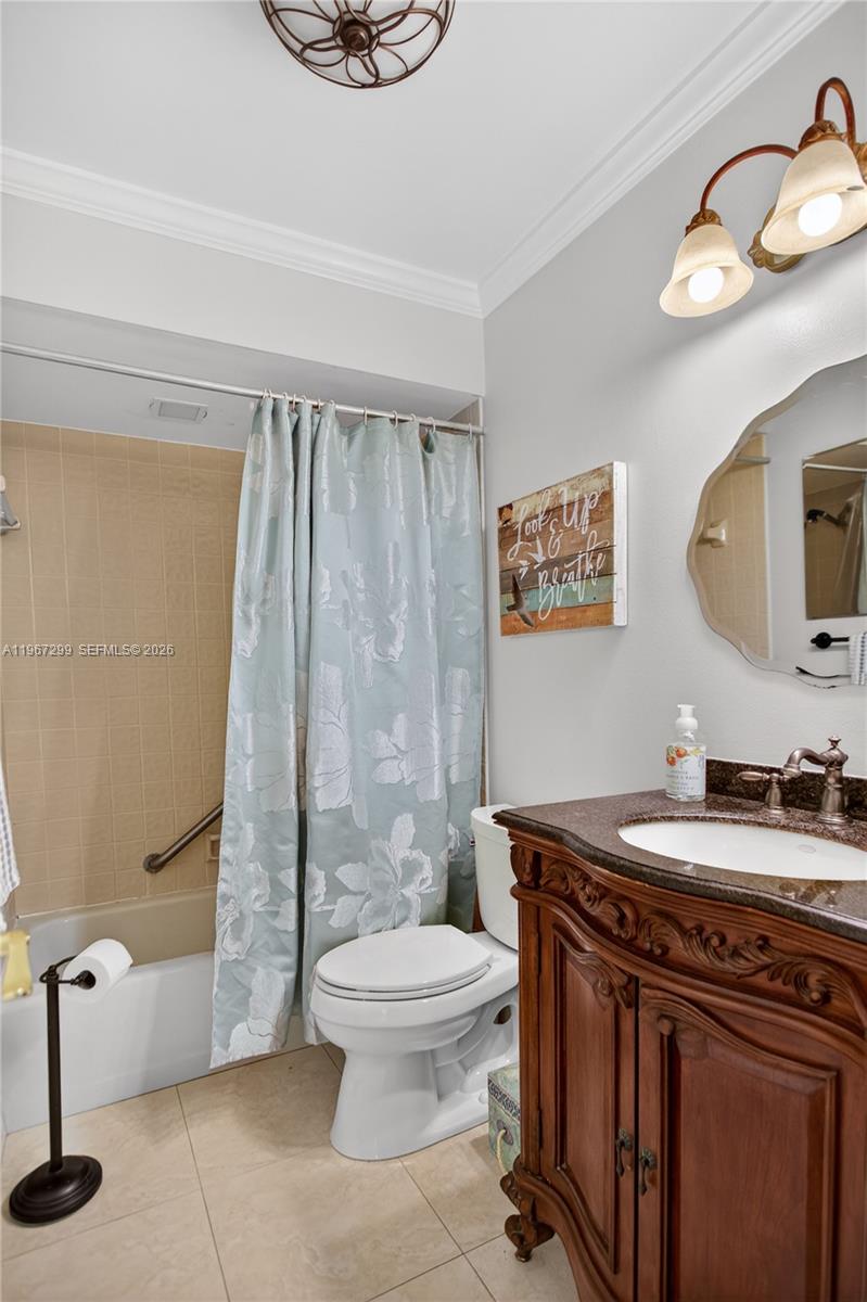 10681 Greenbriar Ct, Boca Raton FL 33498