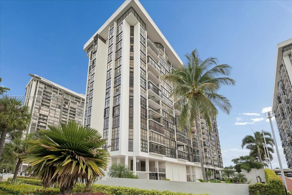 1915 Brickell Ave #801, Miami FL 33129