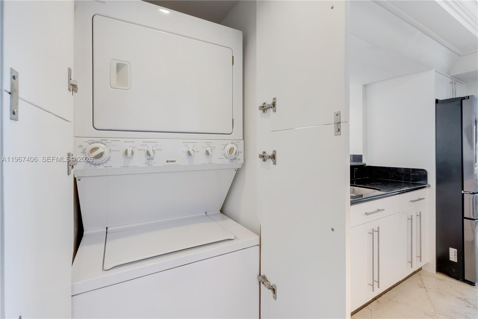 520 Brickell Key Dr #A1506, Miami FL 33131