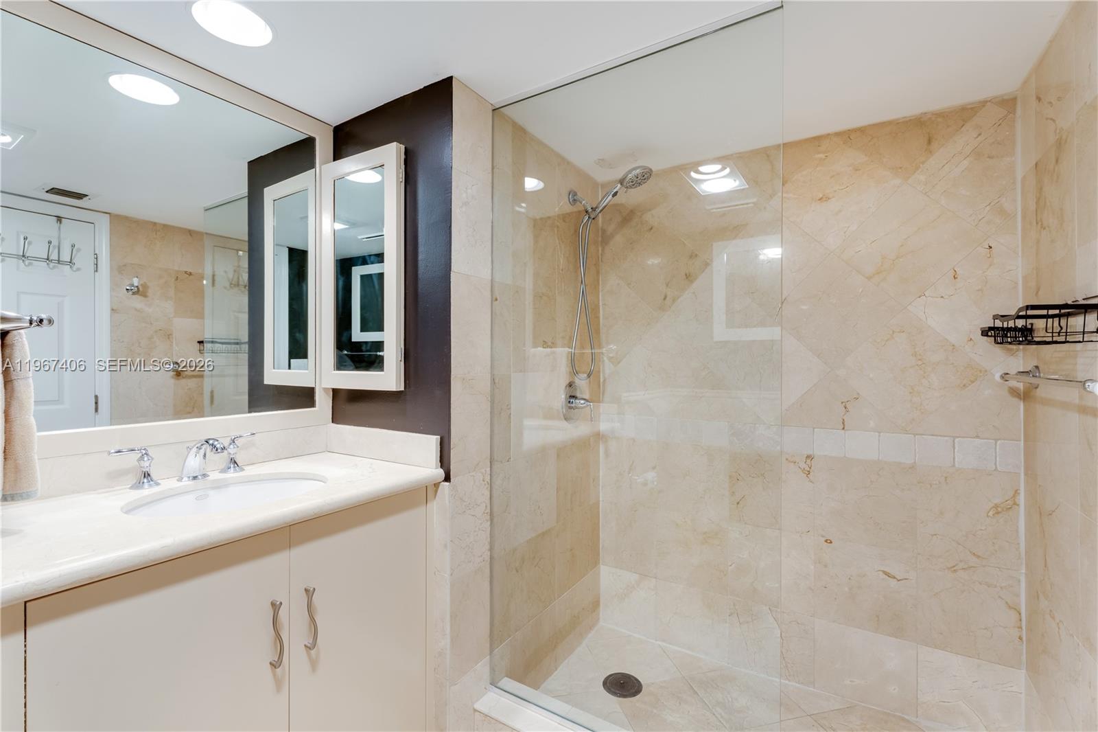 520 Brickell Key Dr #A1506, Miami FL 33131