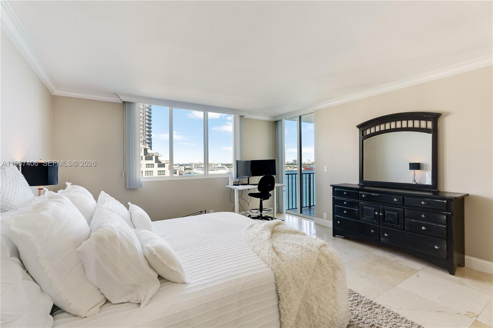 520 Brickell Key Dr #A1506, Miami FL 33131